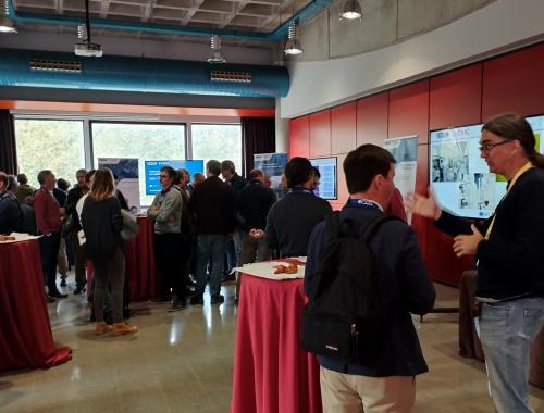 Coffe break y mesas en el Innovation Day 2022