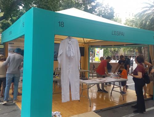 Stand de l'IMB-CNM pel matí a la Festa de la Ciència 2023