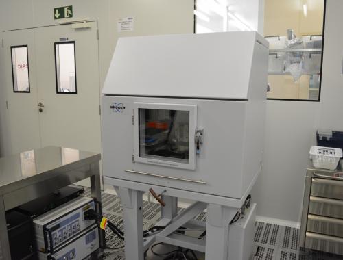 Equipo en el área de Nanolitografía