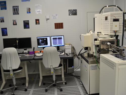 Equipo de ordenadores del área de Nanolitografía