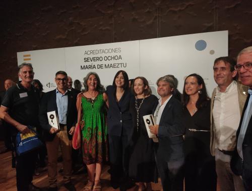 Foto de grupo con centros acreditados de excelencia, incluidos Luis Fonseca (izquierda), la ministra Diana Morant y la presidenta del CSIC Eloísa del Pino