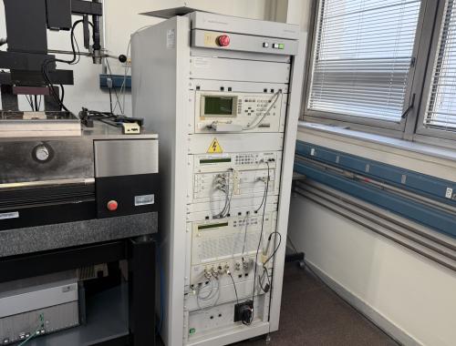 Imagen general del equipo Agilent 41000 del área de caracterización eléctrica