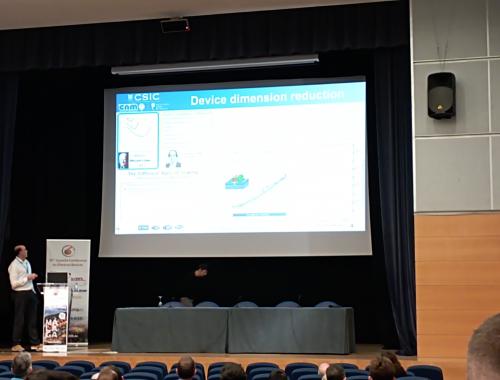 Esteve Amat realizando una presentación oral en el CDE 2025