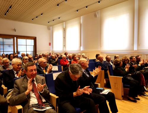 Público en acto de homenaje a Emilio Lora-Tamayo en Delegación del CSIC