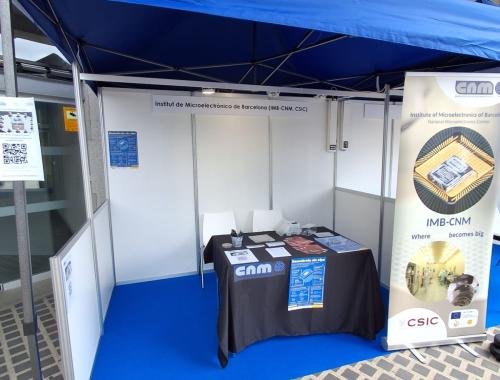 IMB-CNM Stand with material at the Biomedical Engineering Forum