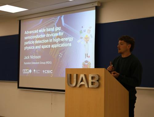 Jack Nickson presenting at the IMB-CNM Young Researchers Day 2025