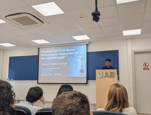 Marcio Jimenez presenting at the IMB-CNM Young Researchers Day 2025