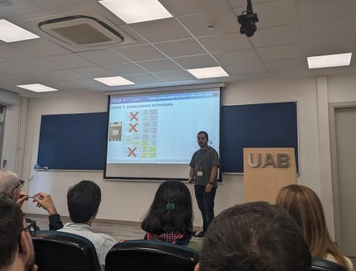 Miquel Tutusaus presenting at the IMB-CNM Young Researchers Day 2025