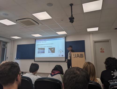 Eusebio Rodrigo presenting at the IMB-CNM Young Researchers Day 2025