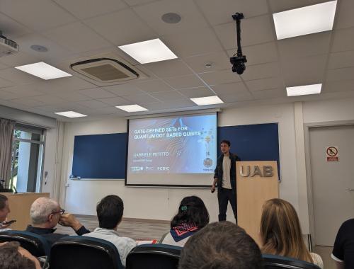 Gabriele Petittó presenting at the IMB-CNM Young Researchers Day 2025