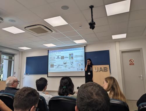 Nuan Zhang presenting at the IMB-CNM Young Researchers Day 2025