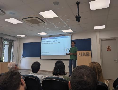 Marçal Blasco presenting at the IMB-CNM Young Researchers Day 2025