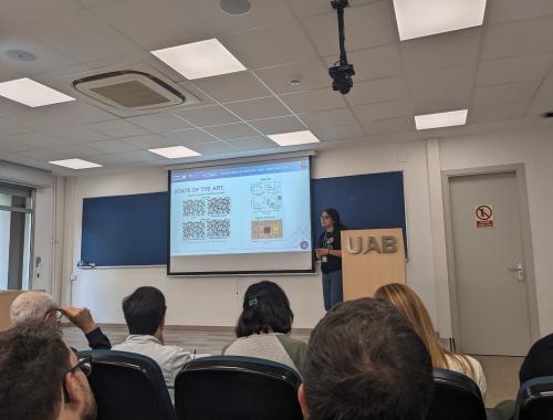 Maria Teresa Elenes presenting at the IMB-CNM Young Researchers Day 2025