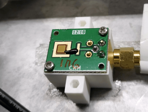 Diodo de carburo de silicio montado sobre una placa de circuito impreso (PCB) personalizada. IMB-CNM