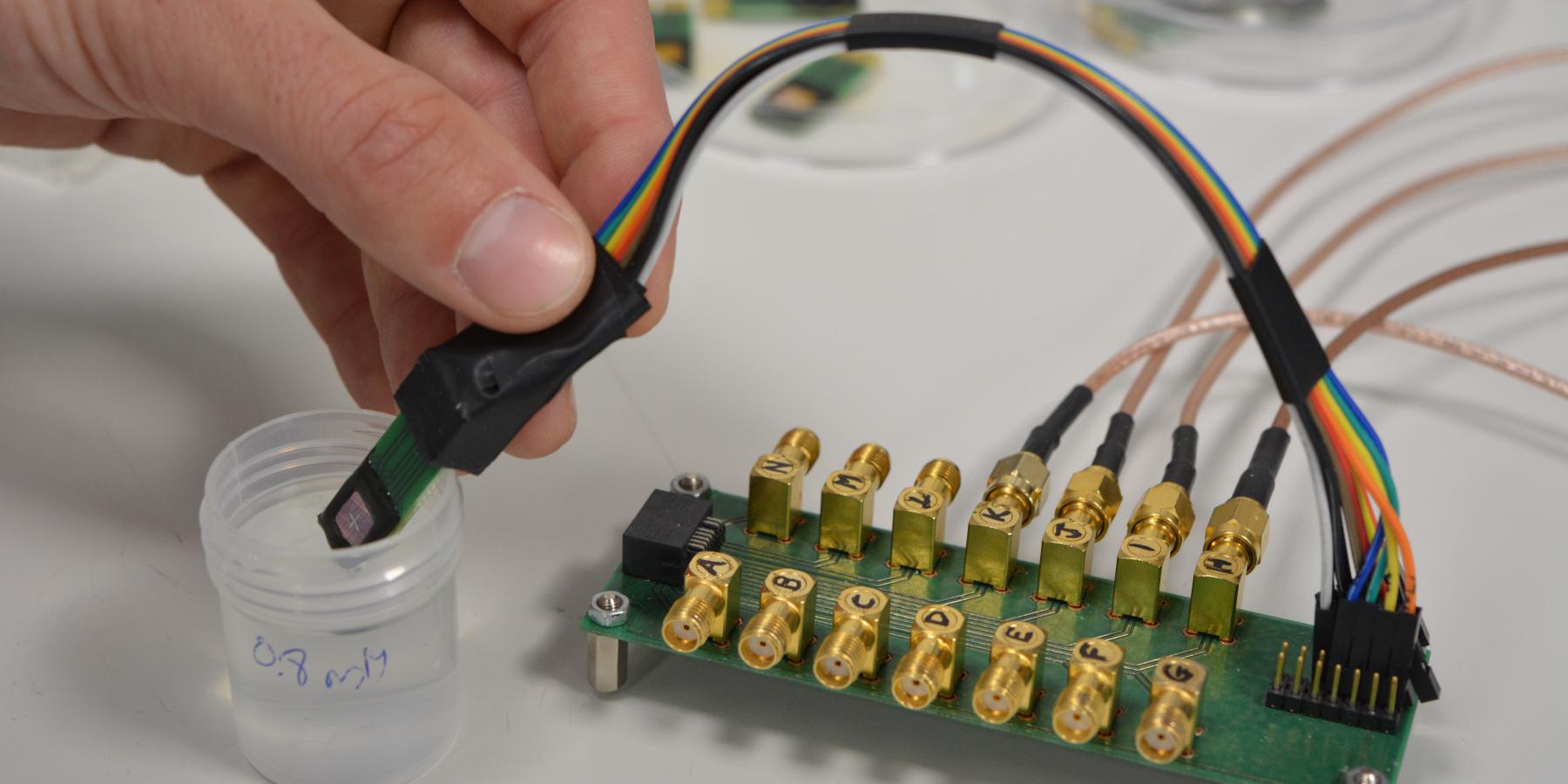 Test with ISFET sensor. | IMB-CNM-CSIC