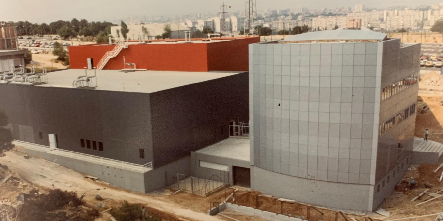 Construcció del CNM i de la Sala Blanca. 1989.