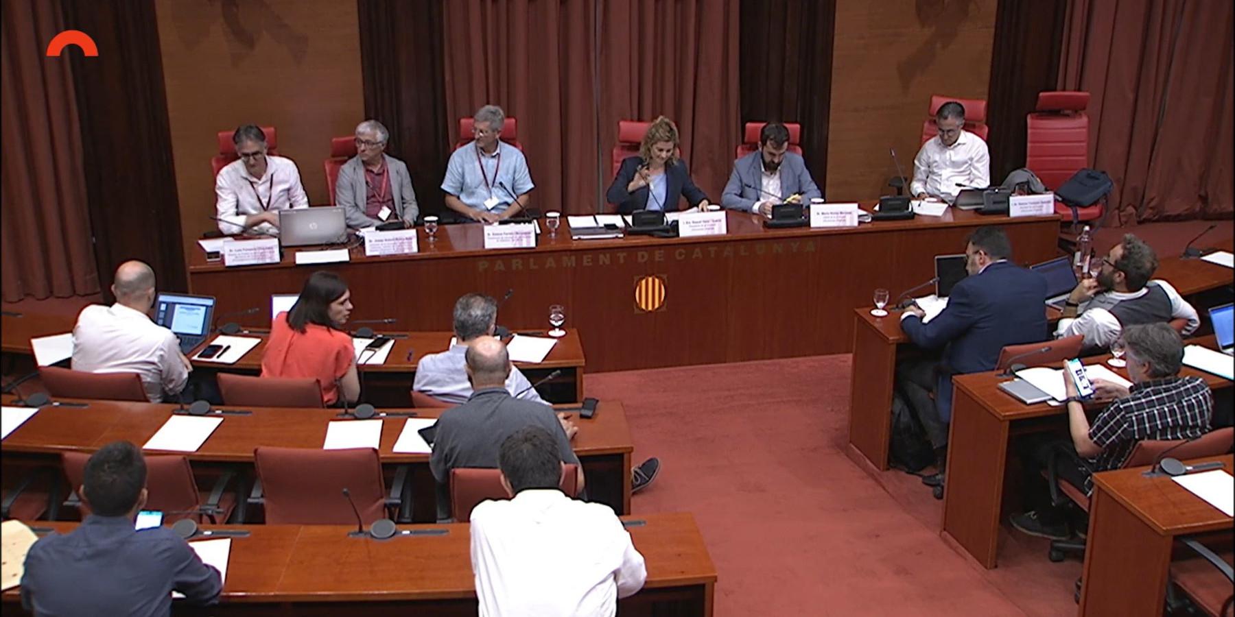 Taula de presentacions i diputats al Parlament de Catalunya per parlar de FabCat
