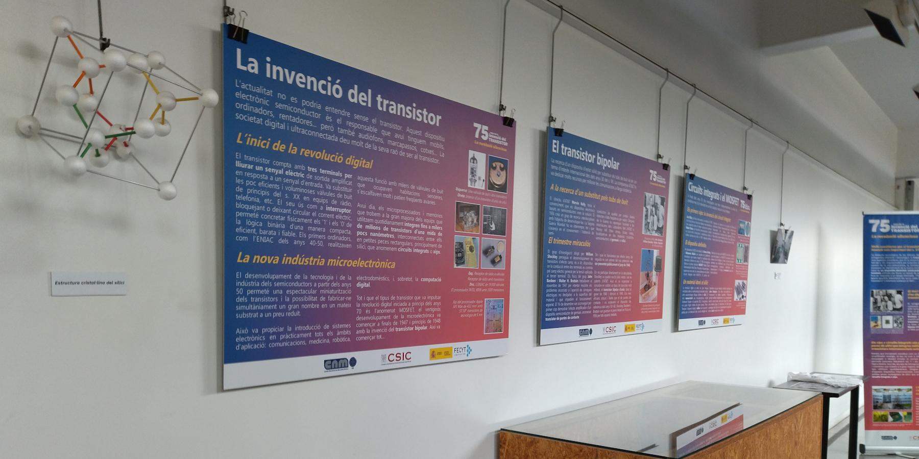 Contigut de l'exposició La revolució silenciosa a l'ETSEIB-UPC, plafons i material