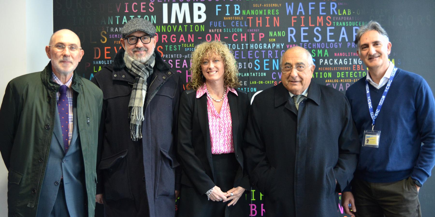 Luis Calvo, Joan Gómez Pallarès, Rosa Maria Sebastian, Joaquim Nadal i Luis Fonseca durant la visita del Conseller Nadal a l'IMB-CNM