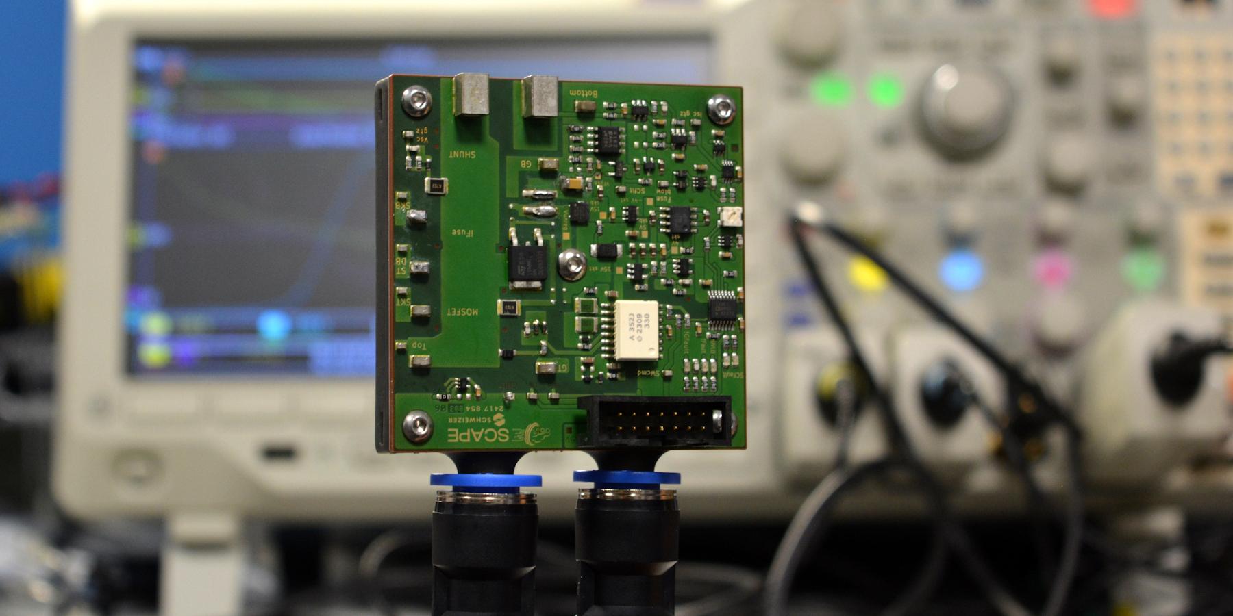 Prototipo de celda de conmutación desarrollada en el proyecto SCAPE con la técnica de chip-embedding