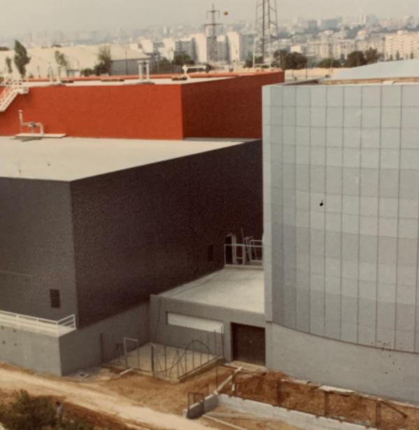 Construcció del CNM i de la Sala Blanca. 1989.