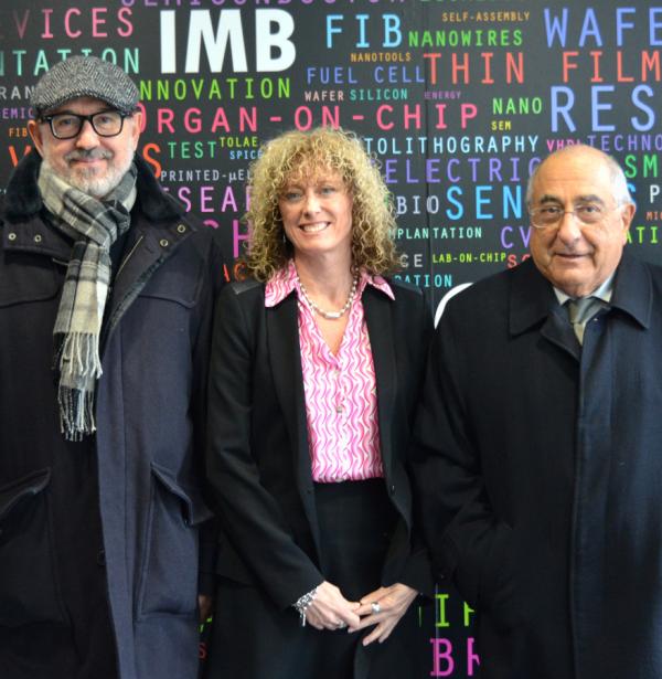 Luis Calvo, Joan Gómez Pallarès, Rosa Maria Sebastian, Joaquim Nadal i Luis Fonseca durant la visita del Conseller Nadal a l'IMB-CNM