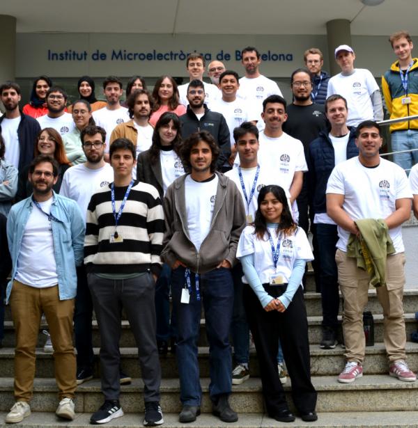Foto de grupo en las escaleras Young Researchers Day