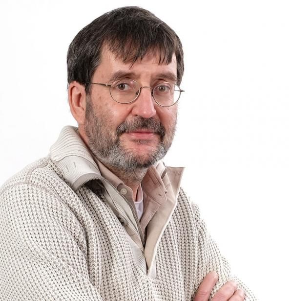 Francesc Pérez Murano sobre fons blanc