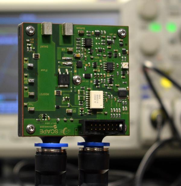 Prototipo de celda de conmutación desarrollada en el proyecto SCAPE con la técnica de chip-embedding